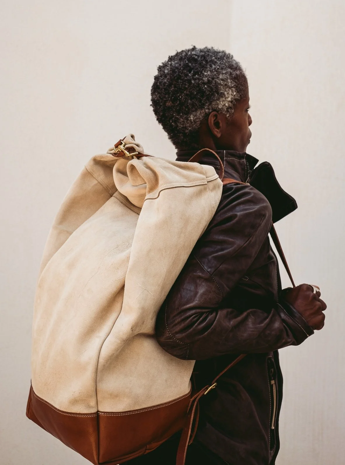 USA製ハンドクラフト【KIKA NY】レザーワンショルダーバッグ 本革リュック KikaNY Leather-Smiths, exclusive, stylish, handmade leather